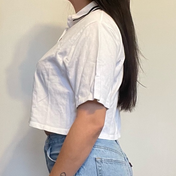 🤍 Levi’s White Collared Crop Top – Size Small 🤍 - Picture 2 of 8